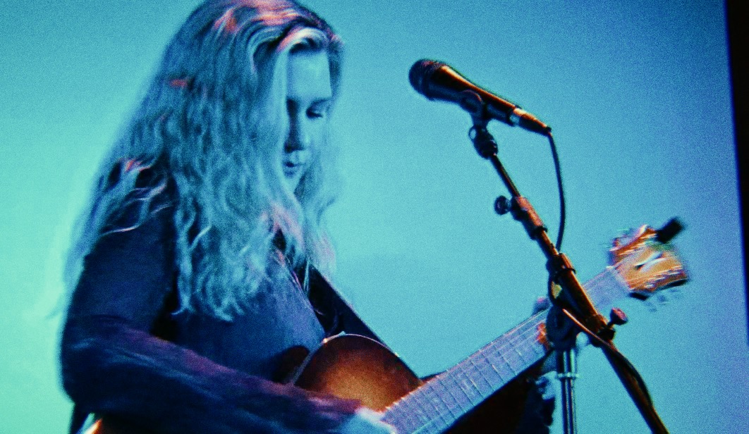 If Alanis, Janis, Hayley and Florence had a 4 mother baby