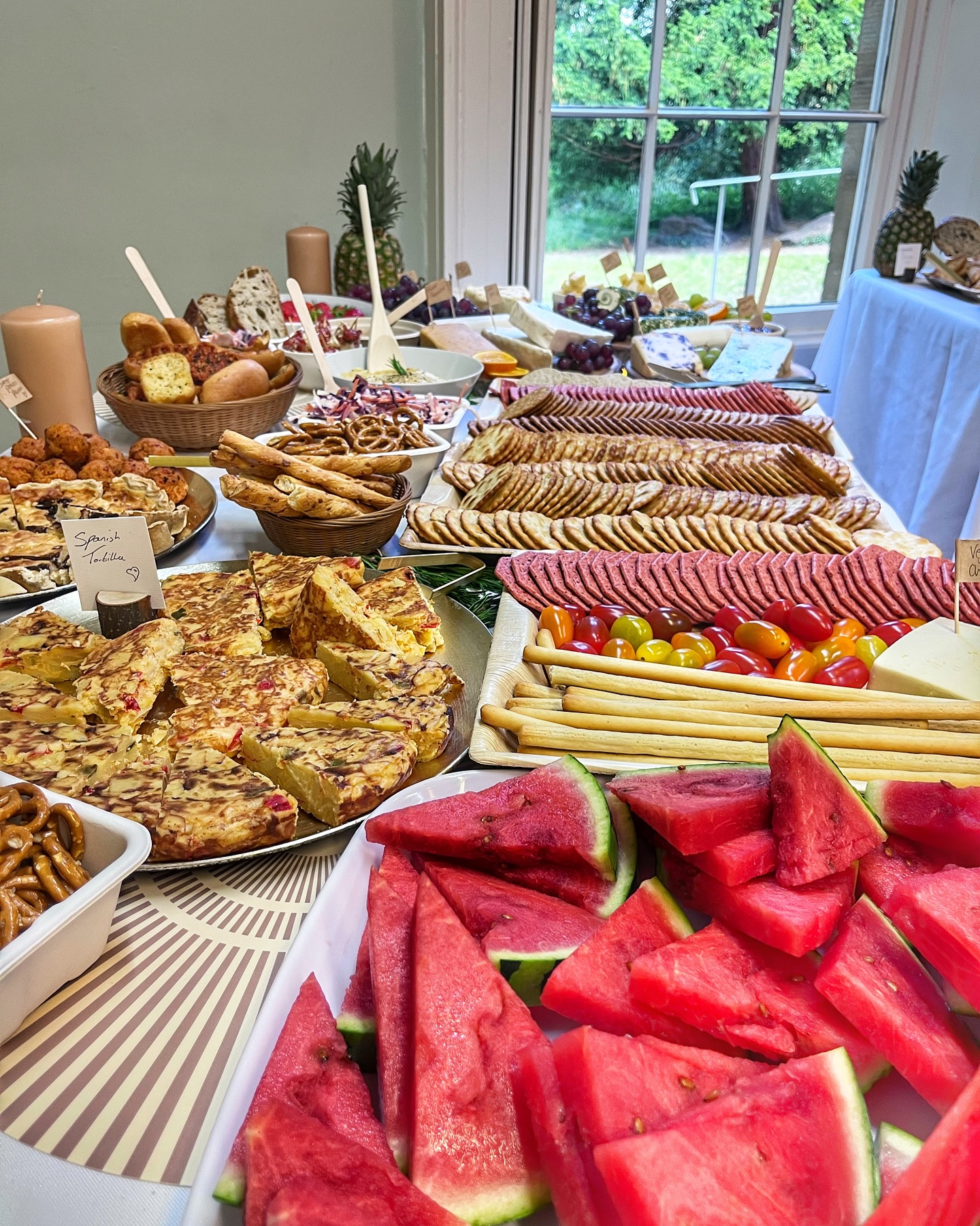 Exquisite Smörgåsbord Grazing Delight