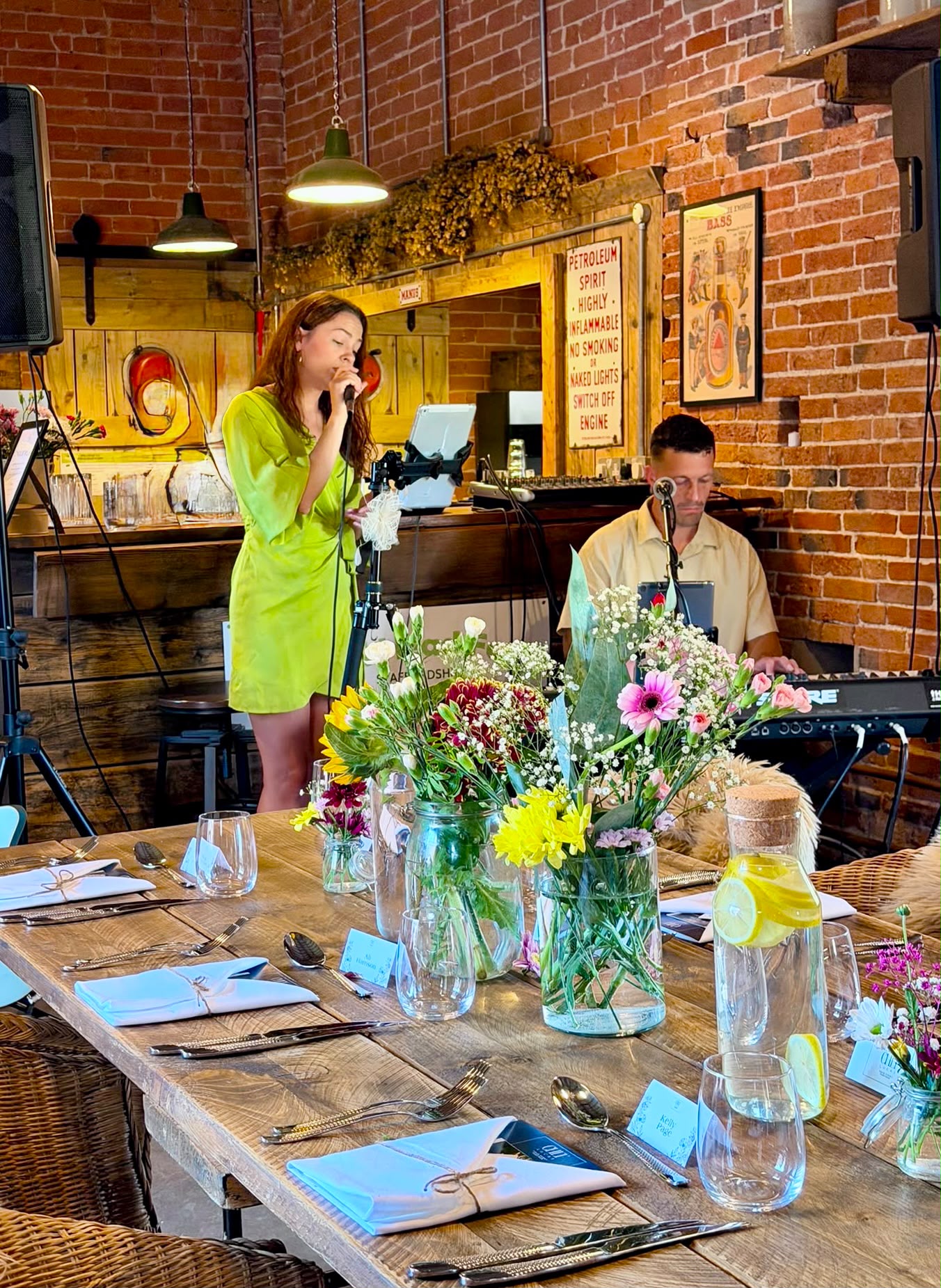 Meg & Pav | Professional Live Acoustic Duo
