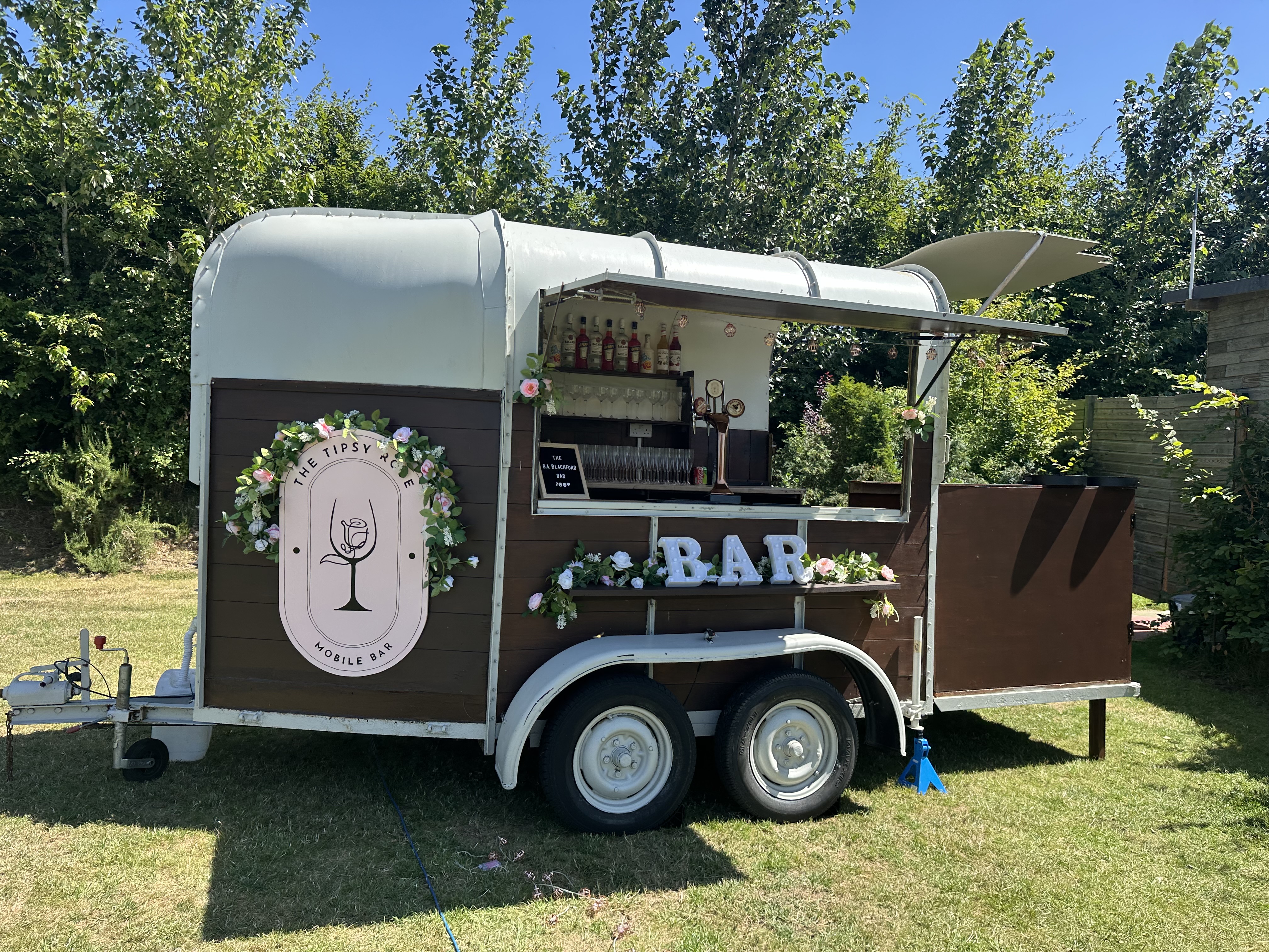 Mobile Horsebox Brings Charm To Any Occasion