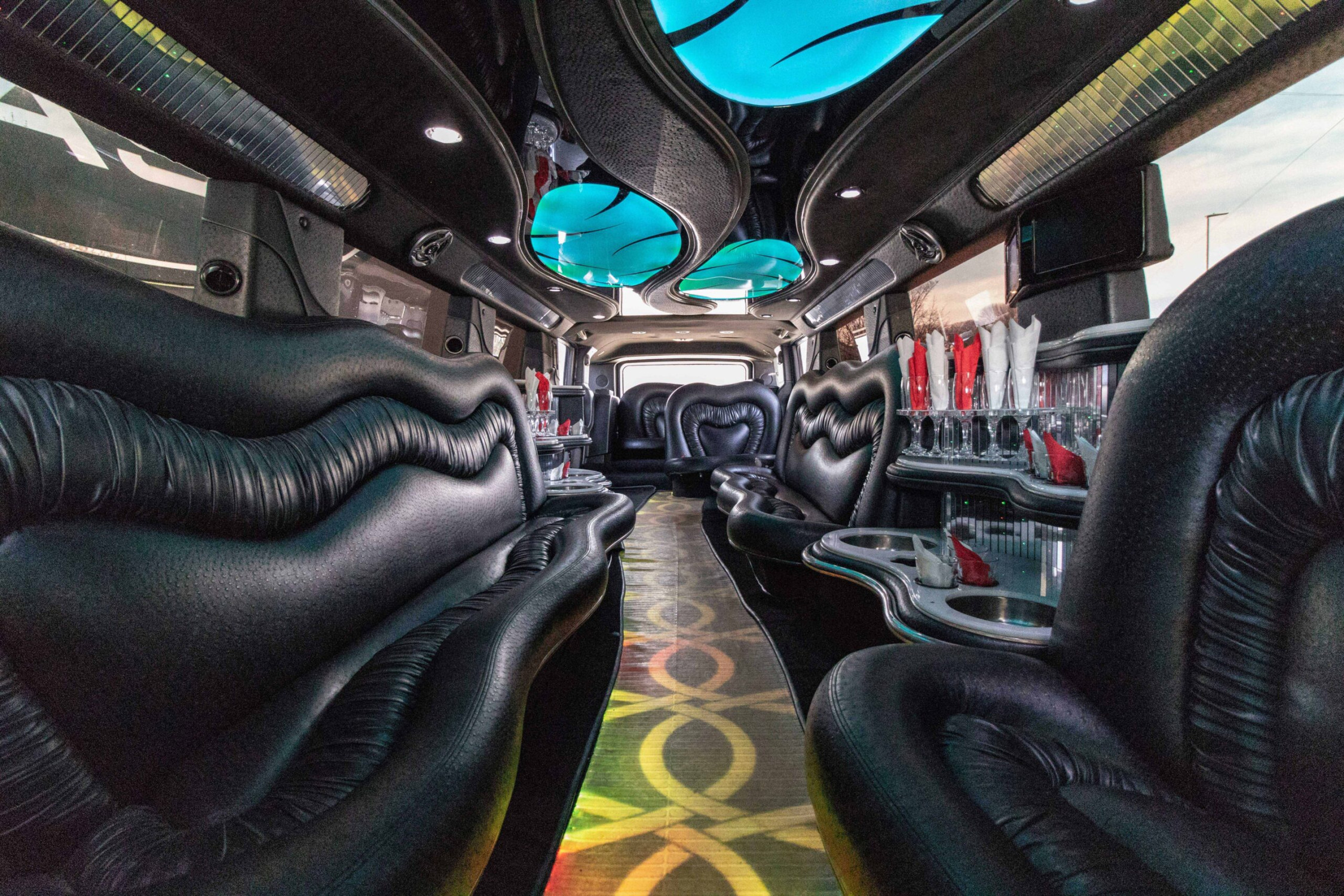 16-Seater White Hummer Limousine Perfect for Parties
