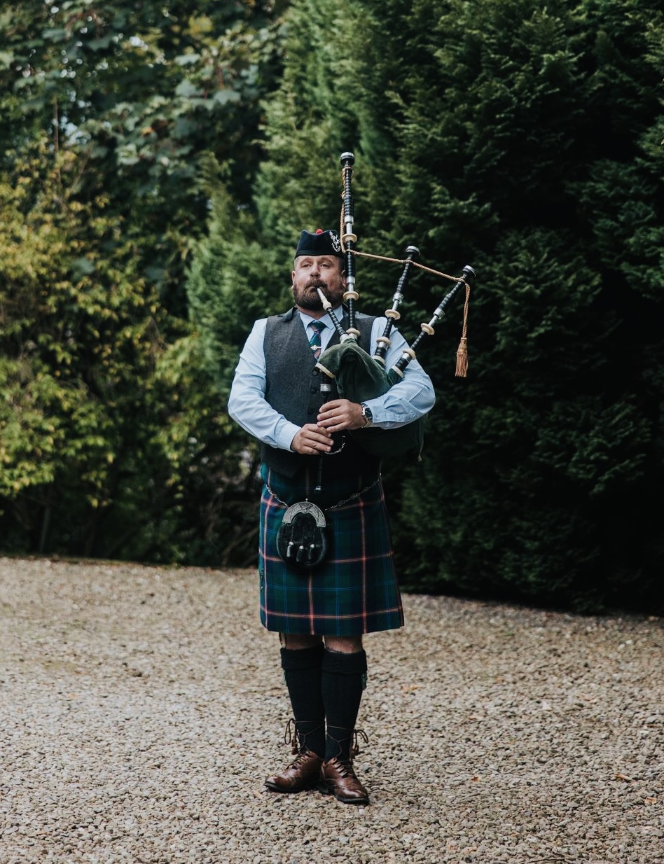 Ex-Military Bagpiper Jason Faulkner For All Occasions