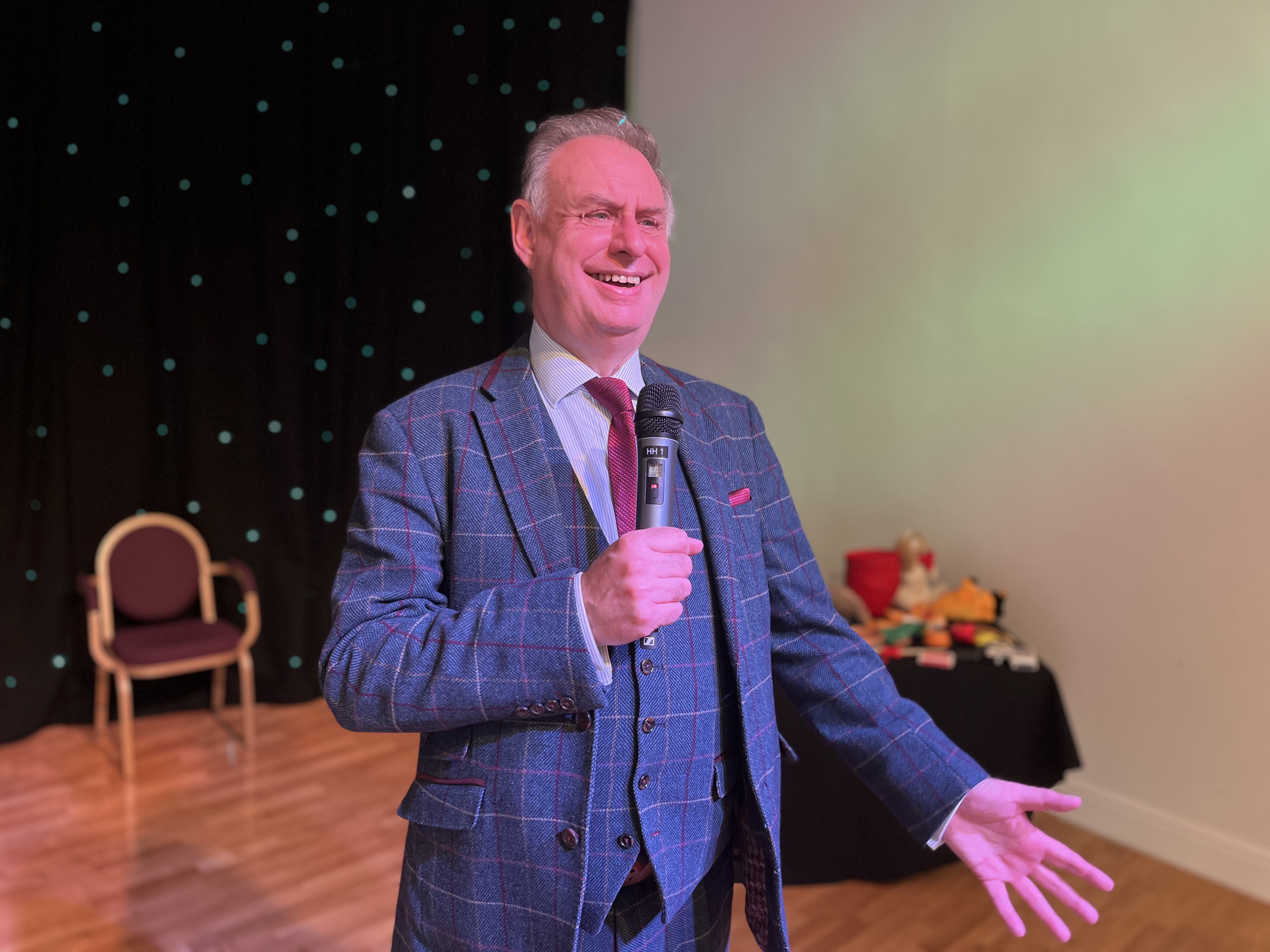 Comedy Mentalism Show Brings Clever Mind-Reading & Mysterious Psychology