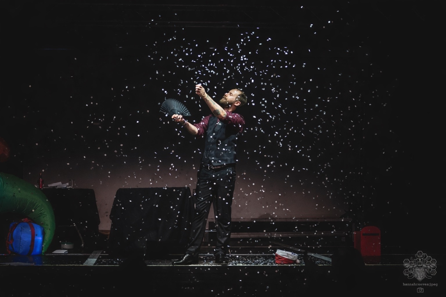 Magik Ash: Expert in Close-Up Magic and Interactive Comedy Extravaganza!