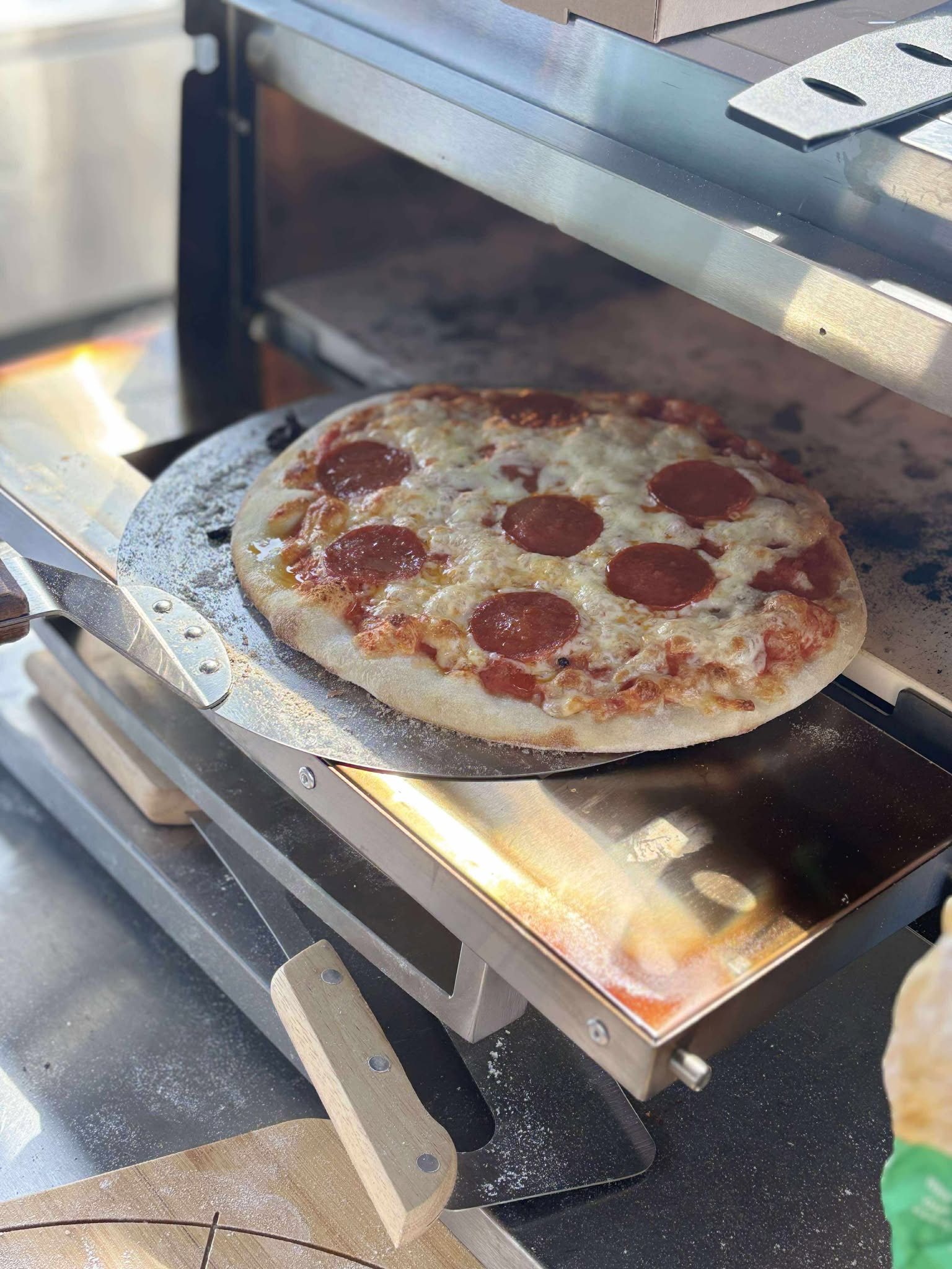 Neapolitan-Style Stone-Baked Pizza with Fresh, Seasonal Toppings