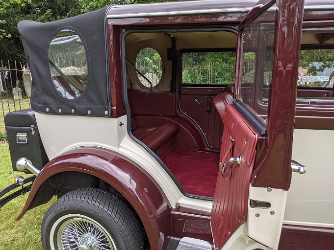 Vintage-Style Badsworth Landaulette