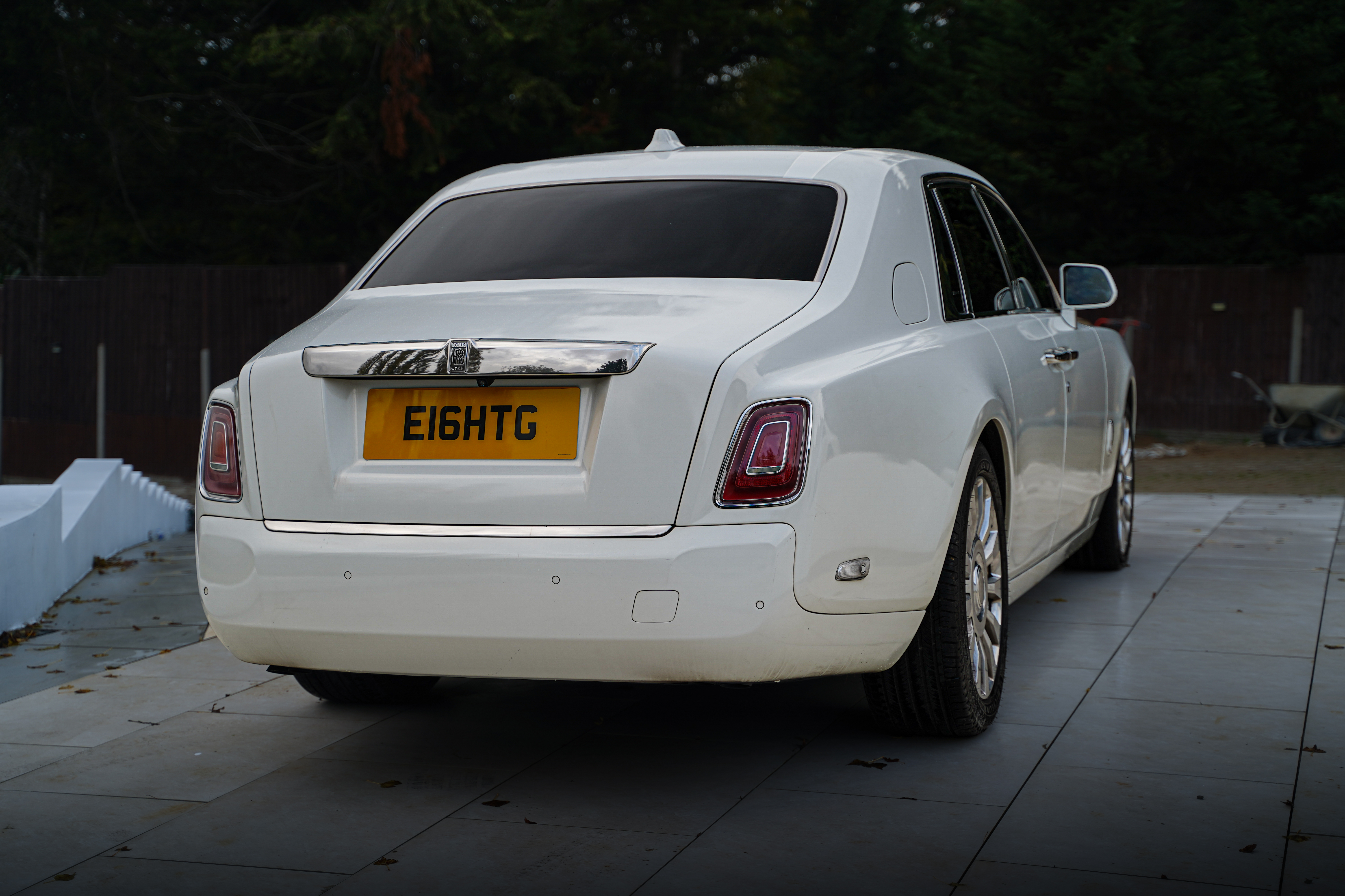 White Rolls Royce Phantom 8