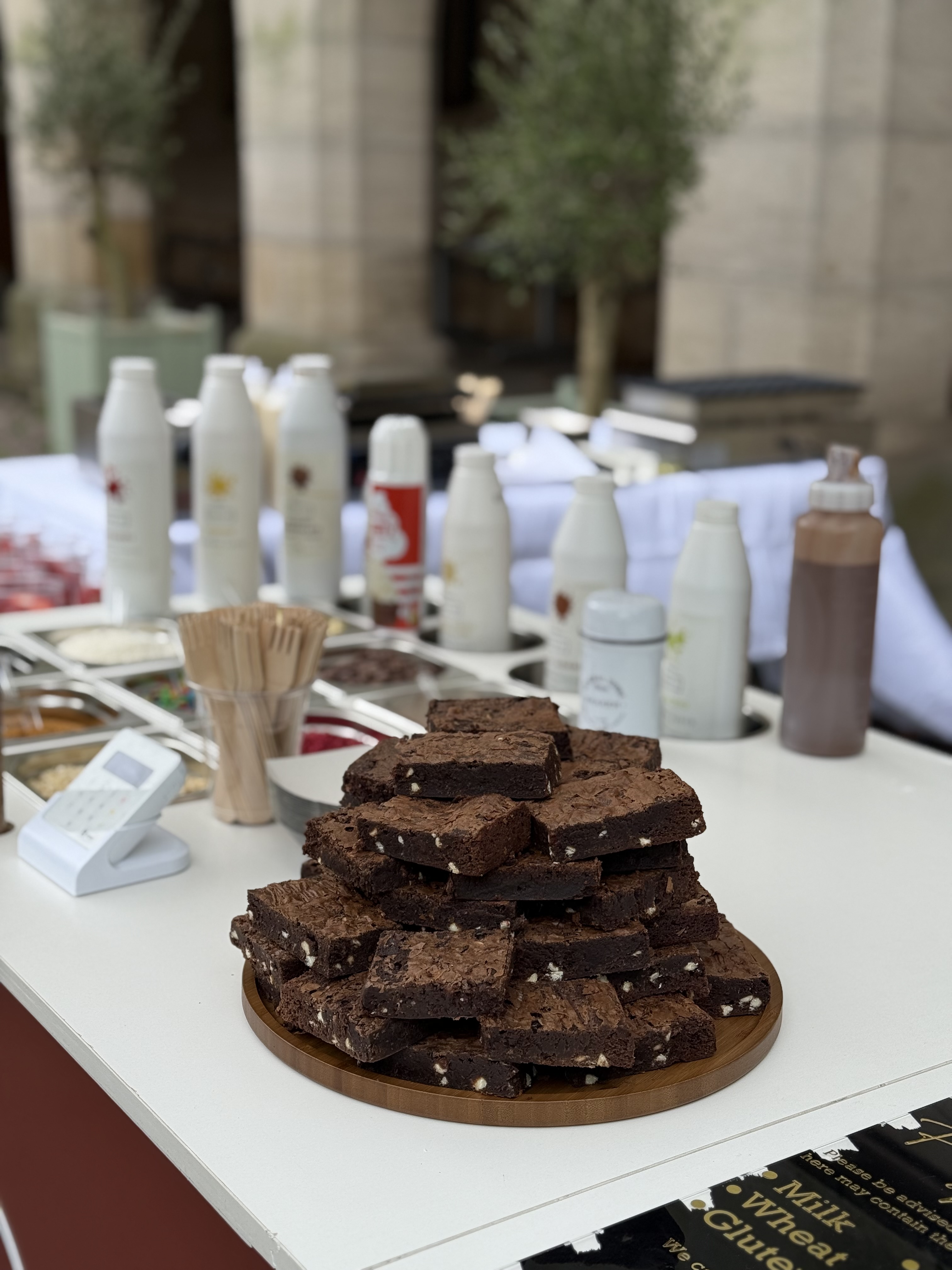 Live Brownie Bar Dessert Station