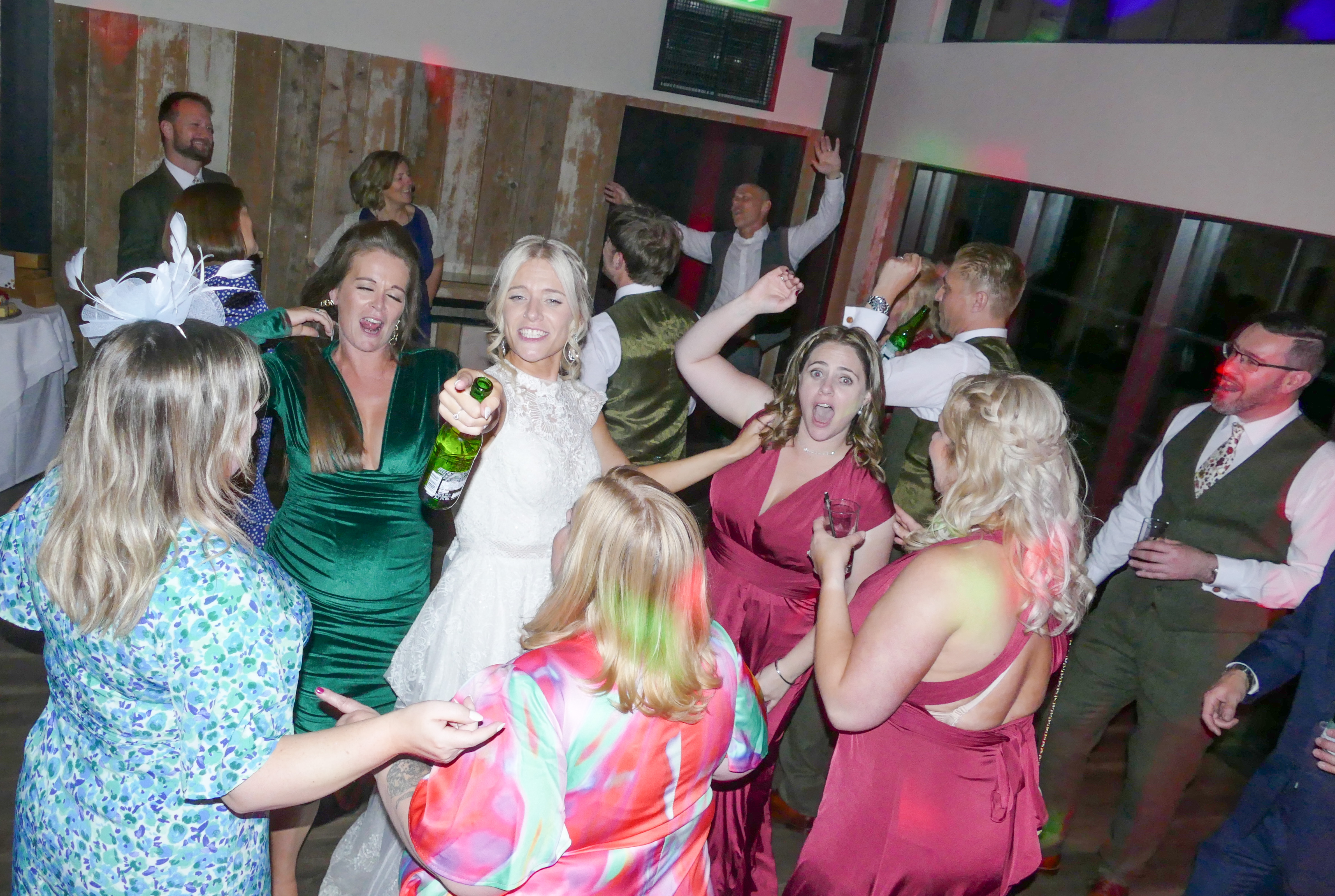 Versatile & Experienced DJ Who Perfectly Reads The Crowd