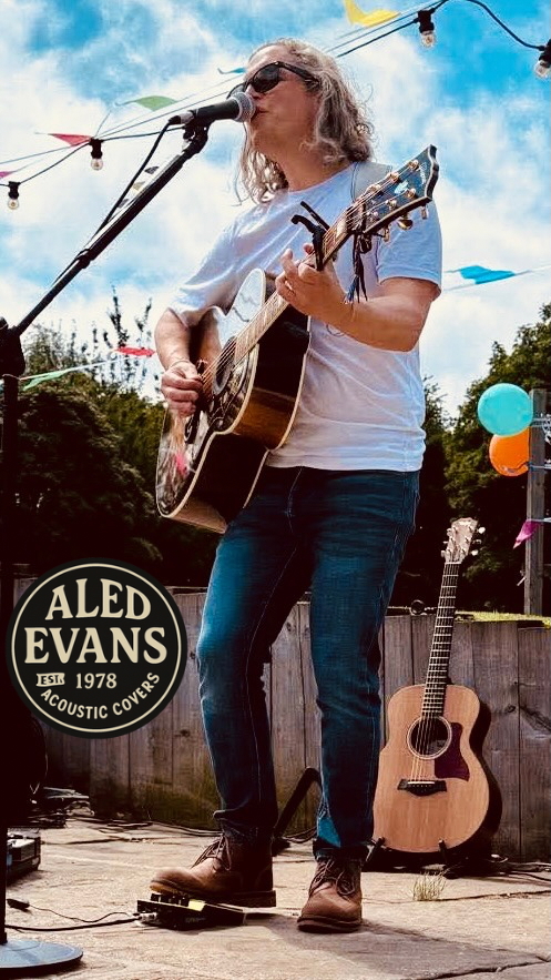 Acoustic Singer & Guitarist Aled Evans
