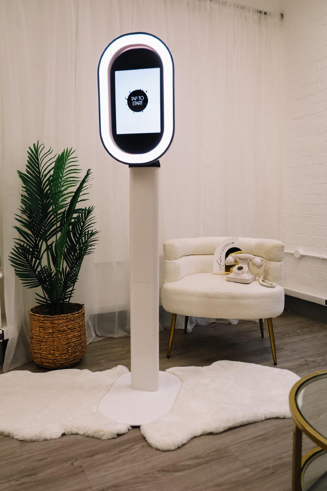 Luxury in Focus: The Opulance Photobooth Experience