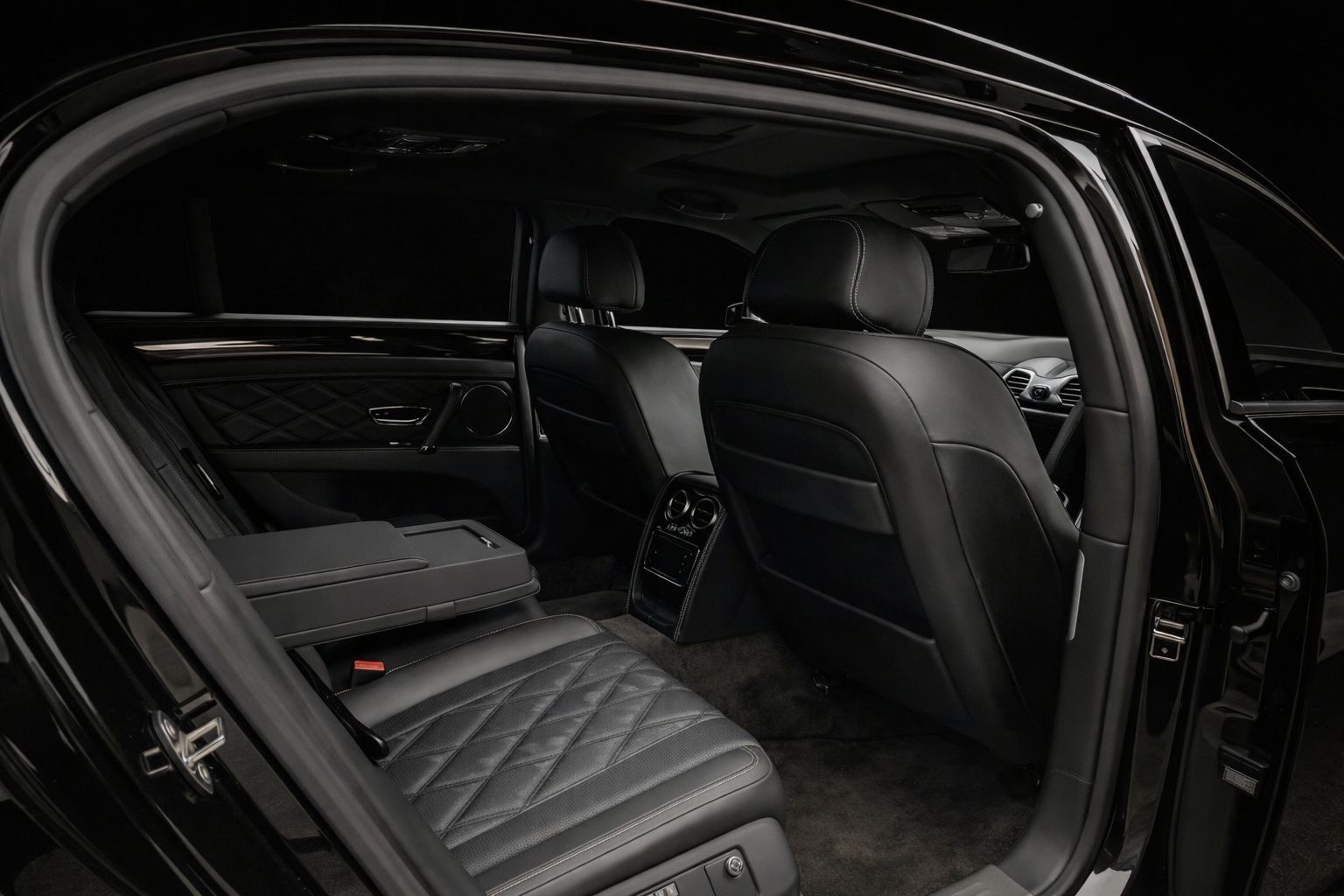 Modern & Luxury Bentley Flying Spur 