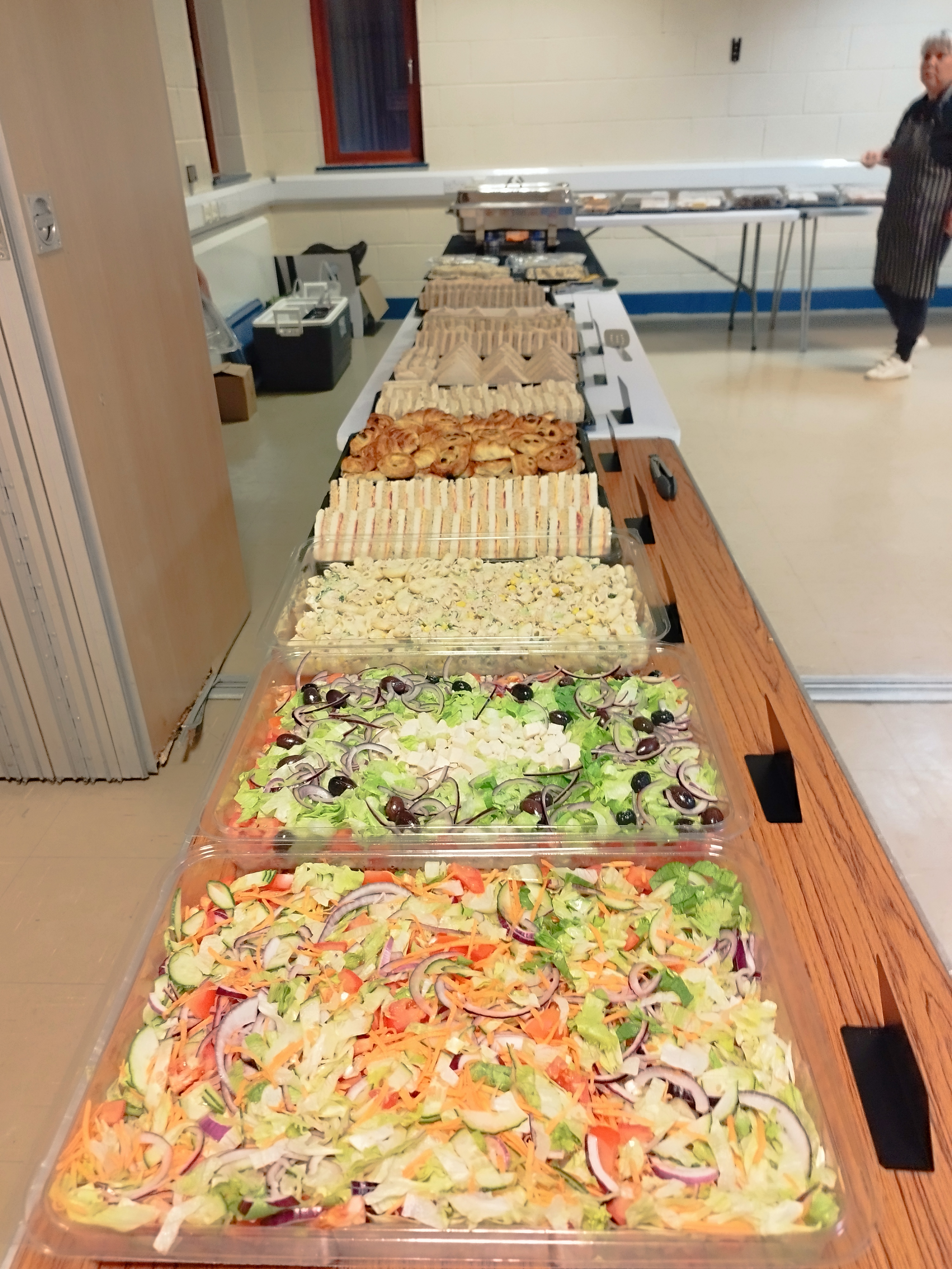 The Ultimate Finger-Feast Extravaganza: Fresh Salads, Gourmet Sandwiches