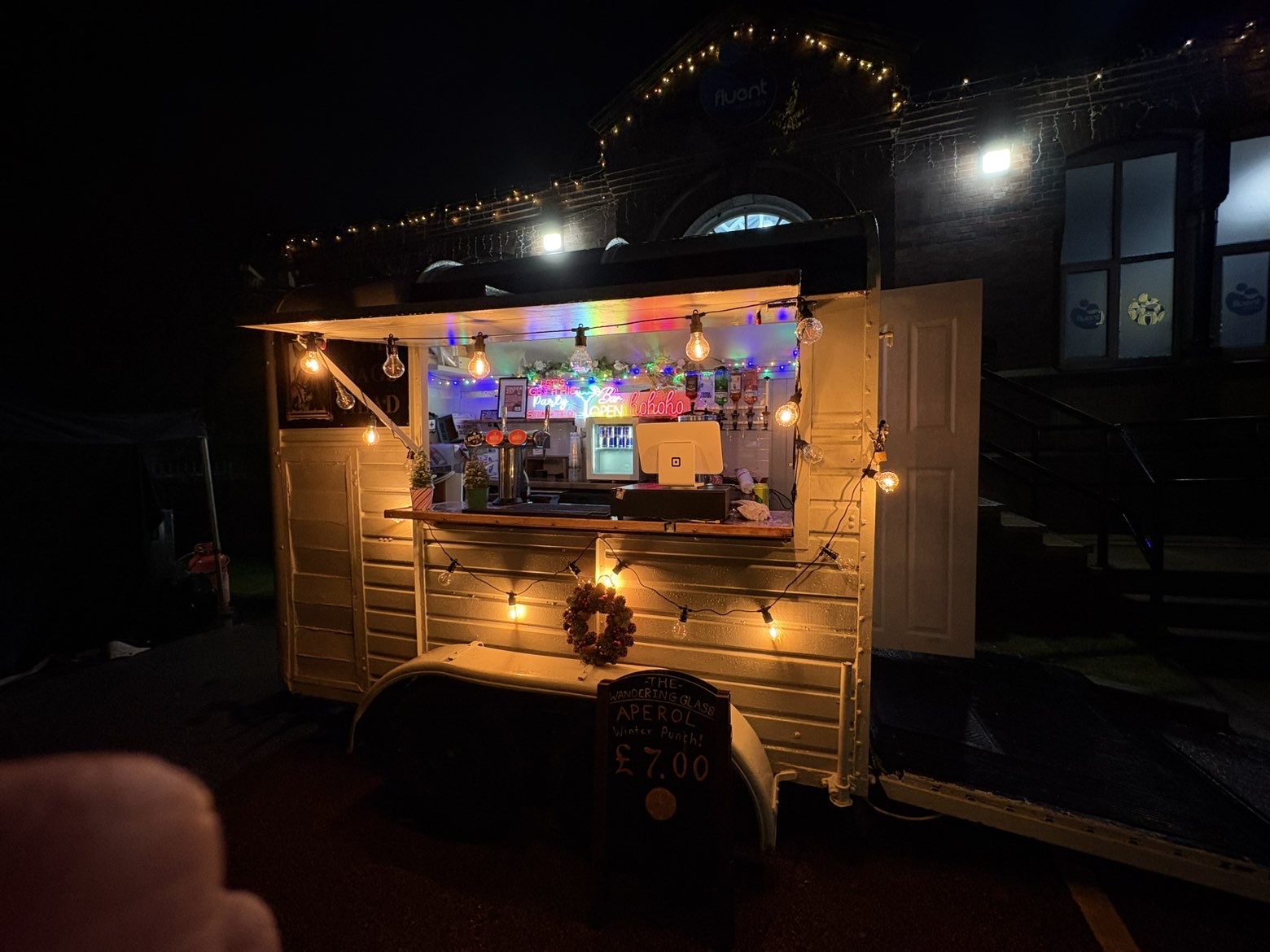 Fully Equipped Mobile Bar Bringing Great Drinks & Great Energy