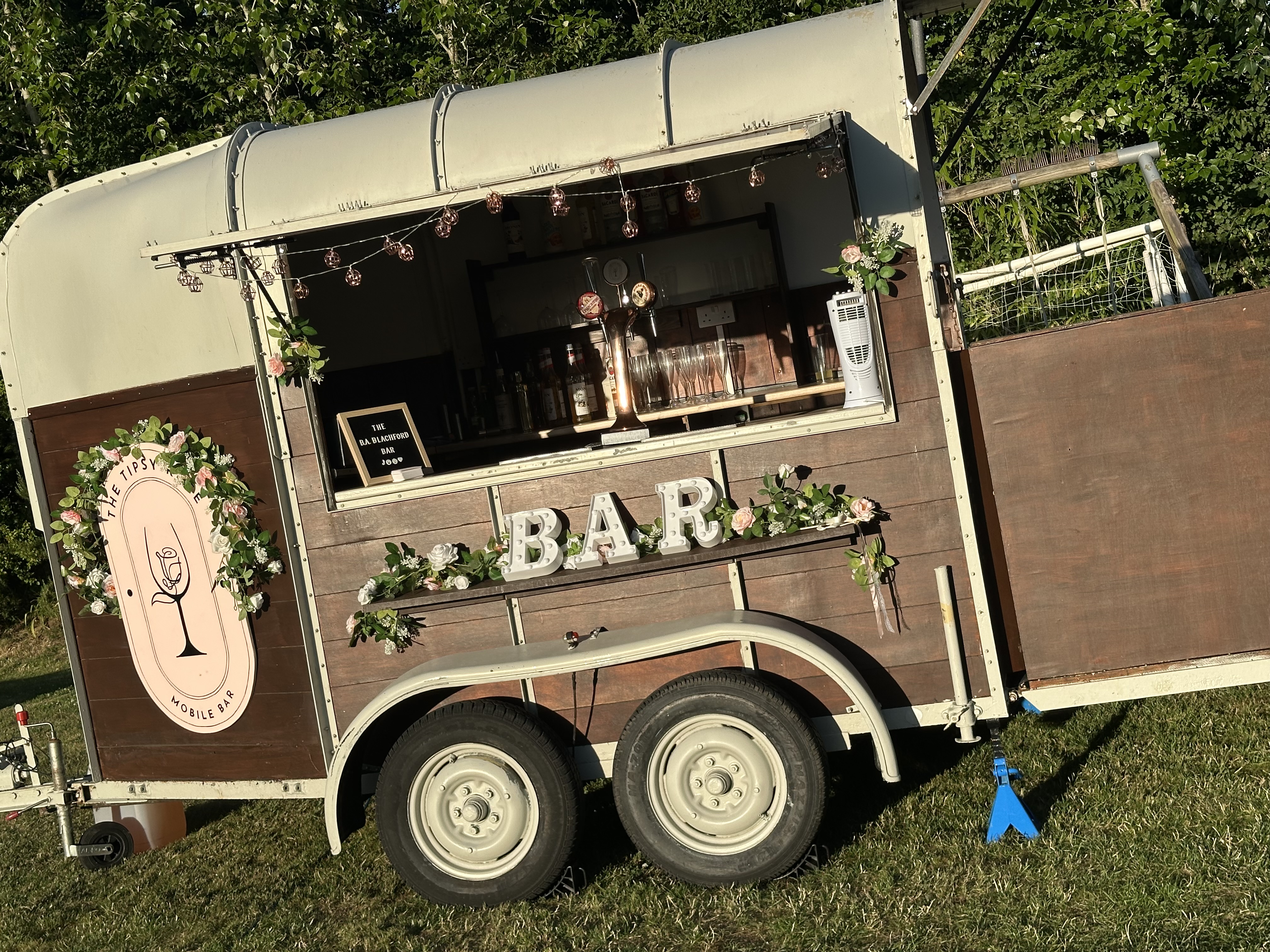 Mobile Horsebox Brings Charm To Any Occasion