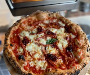 Authentic Pizza Napoletana by Valentino