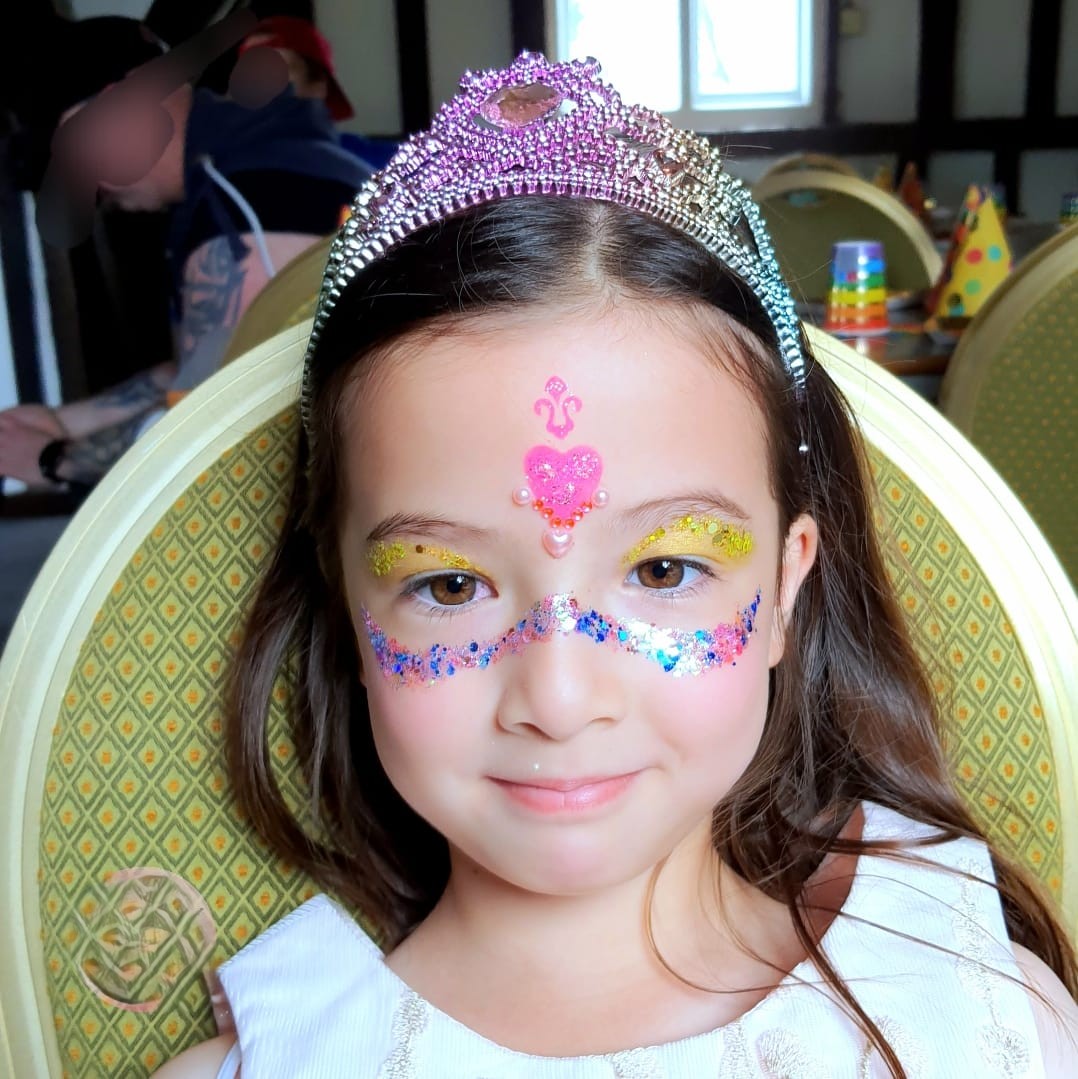 Make Your Party More Magical with Glitter Make up ✨