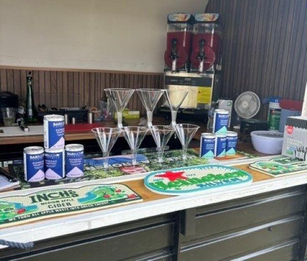 Premium Mobile Horsebox Bar | All-Inclusive Cocktails & Drinks Service