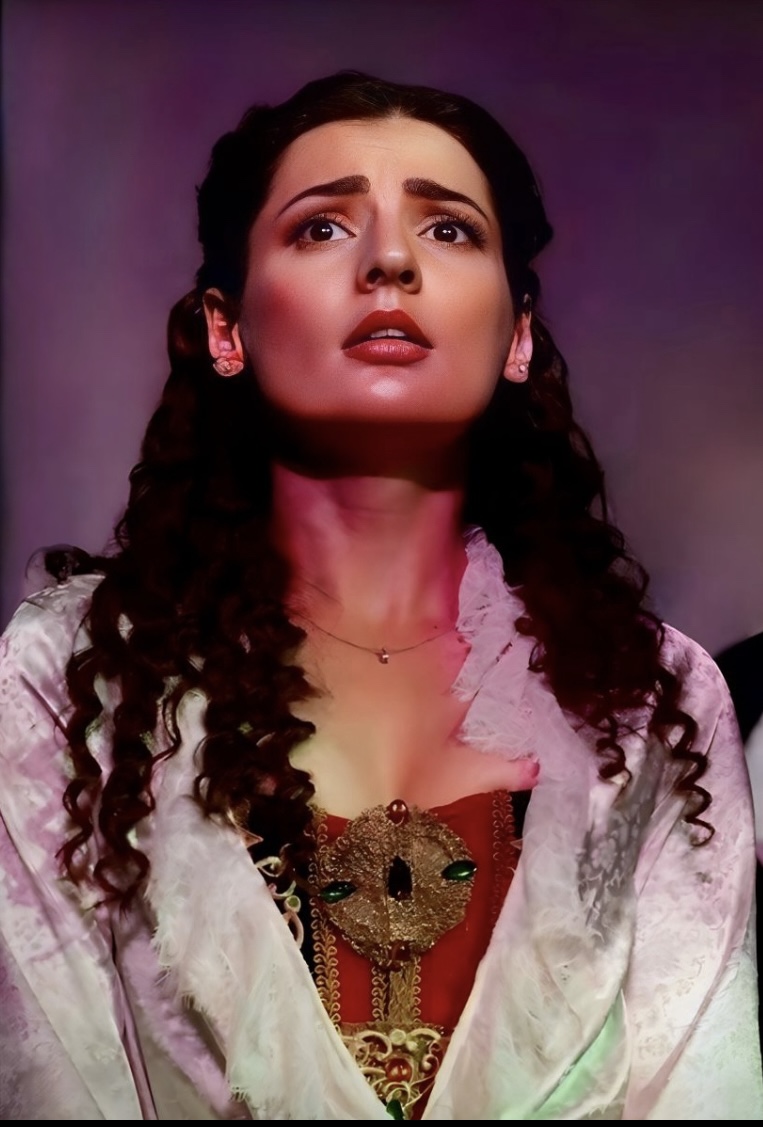 Elegant Musical Theatre & Classical Soprano for Weddings & Events