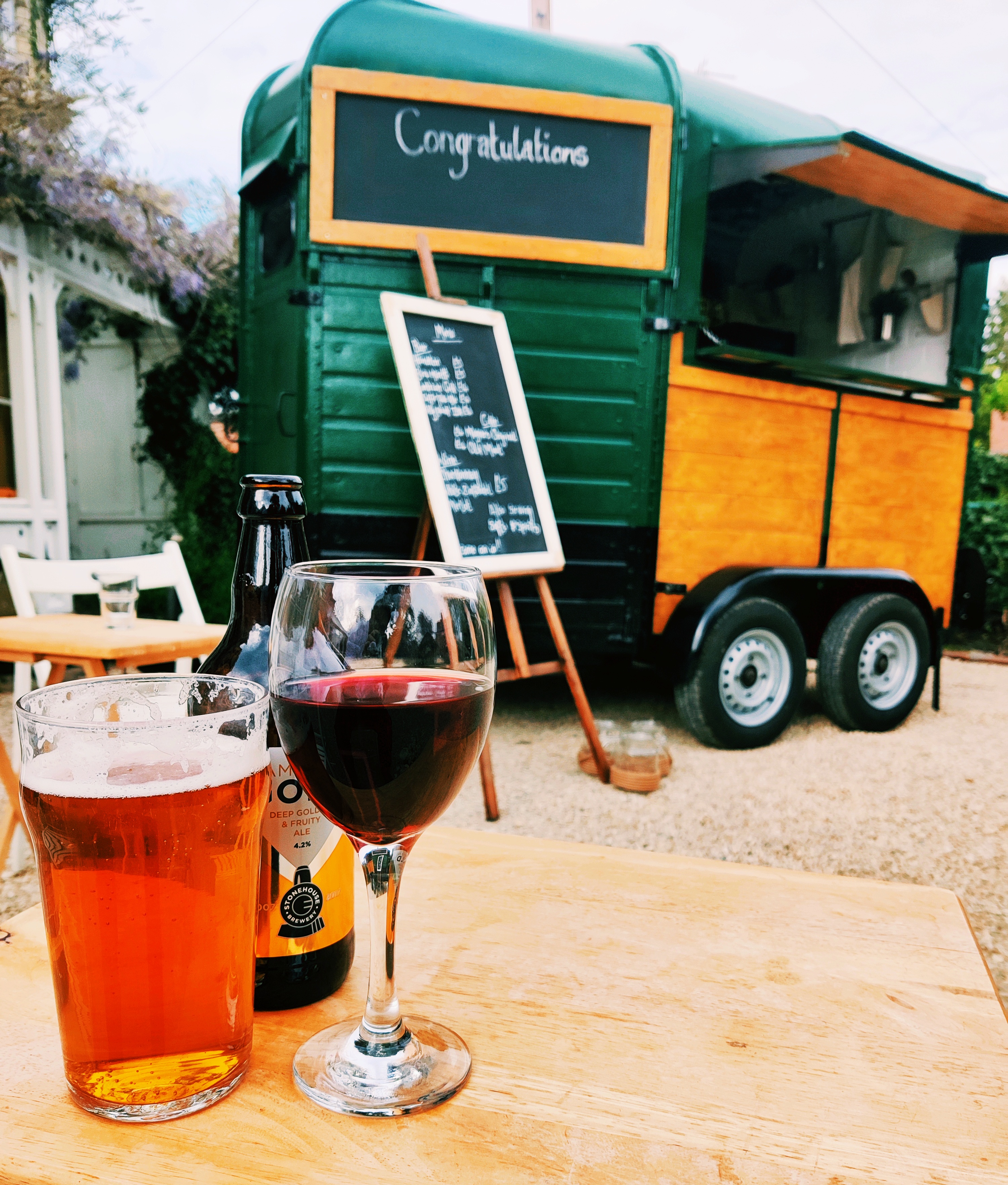 Unique Amélie's Little Horsebox Bar