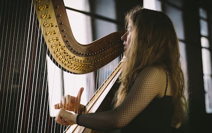 Alice Roberts Providing Beautiful Soulful Harp Music