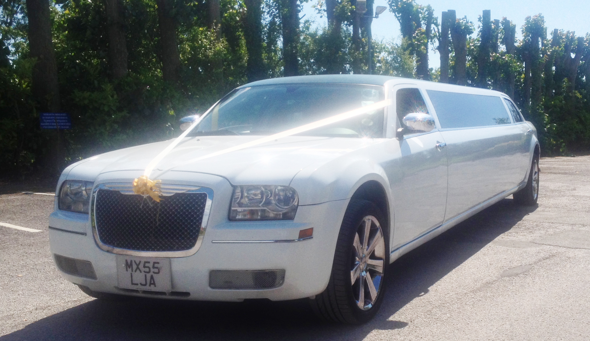 Stunning Chrysler Baby Bentley Wedding Stretch Limousine