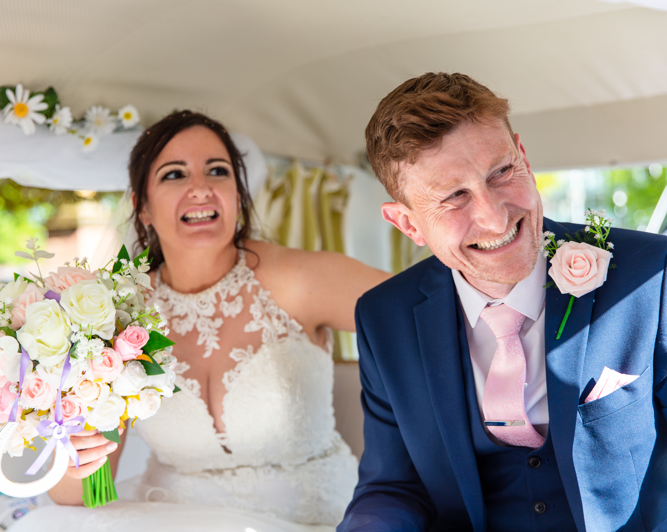 Capture Your Wedding Day with Creative & Candid Photos