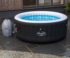 Celebrate in Style with 4-6 Person Hot Tub