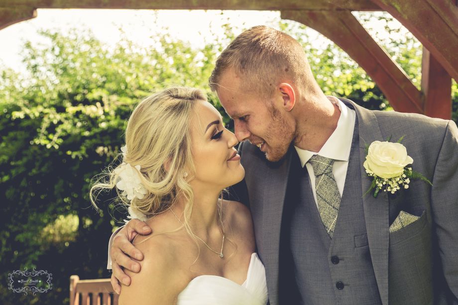 Experienced and Friendly Wedding Photographer