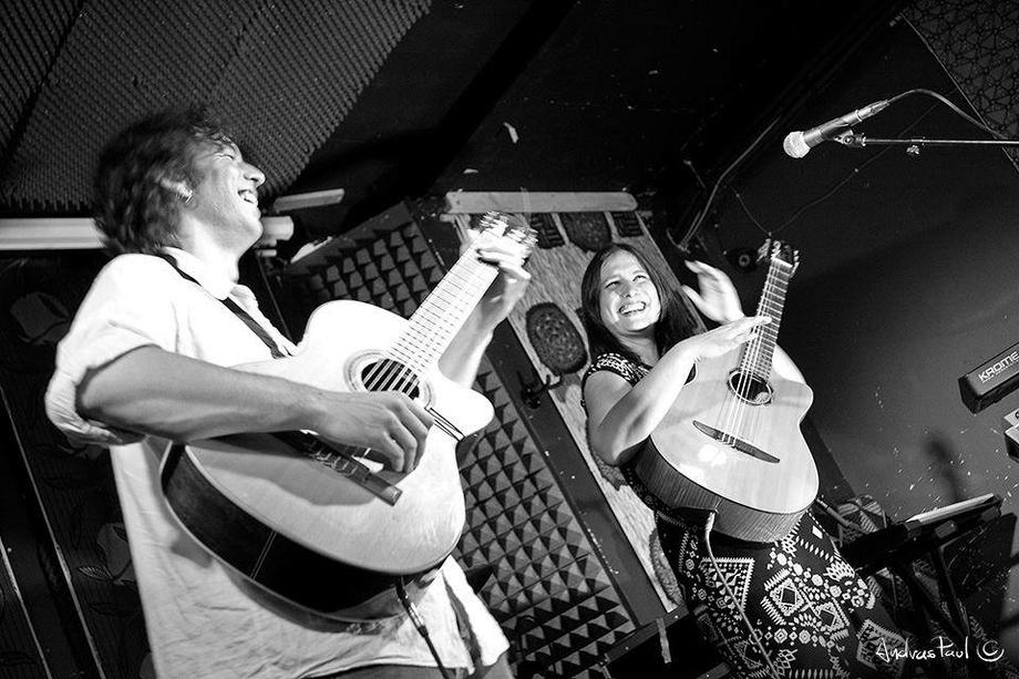 Award-Winning Spanish Guitar Duo 'De Fuego'