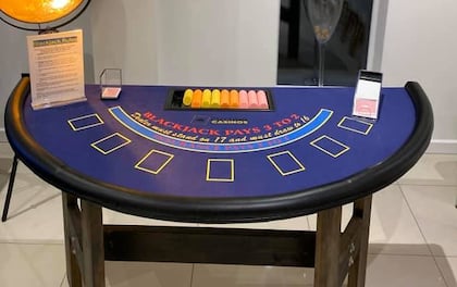 Fun Casino Games with Modern Black Jack & Roulette Tables