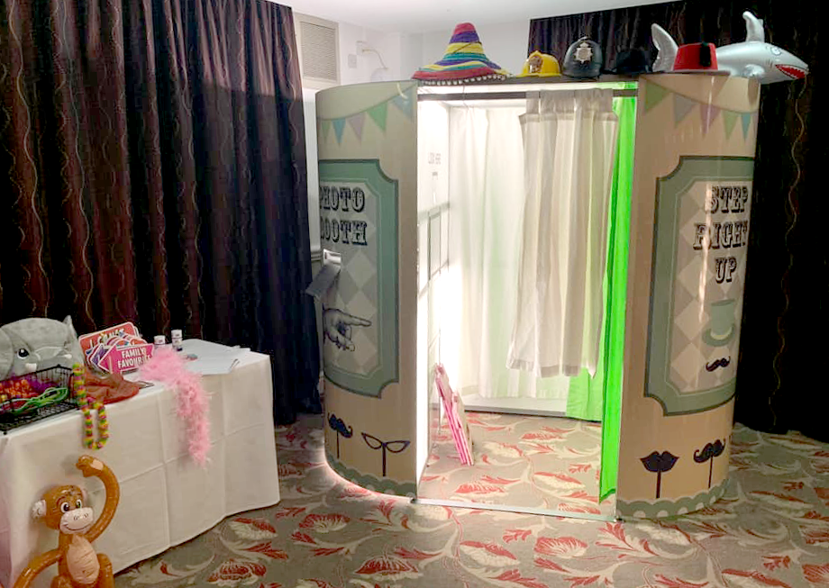 Impressive Oval Photo Booth with Design Choice