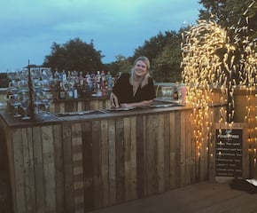 Rustic Style Pop Up Bar with Fantastic Range of Gins