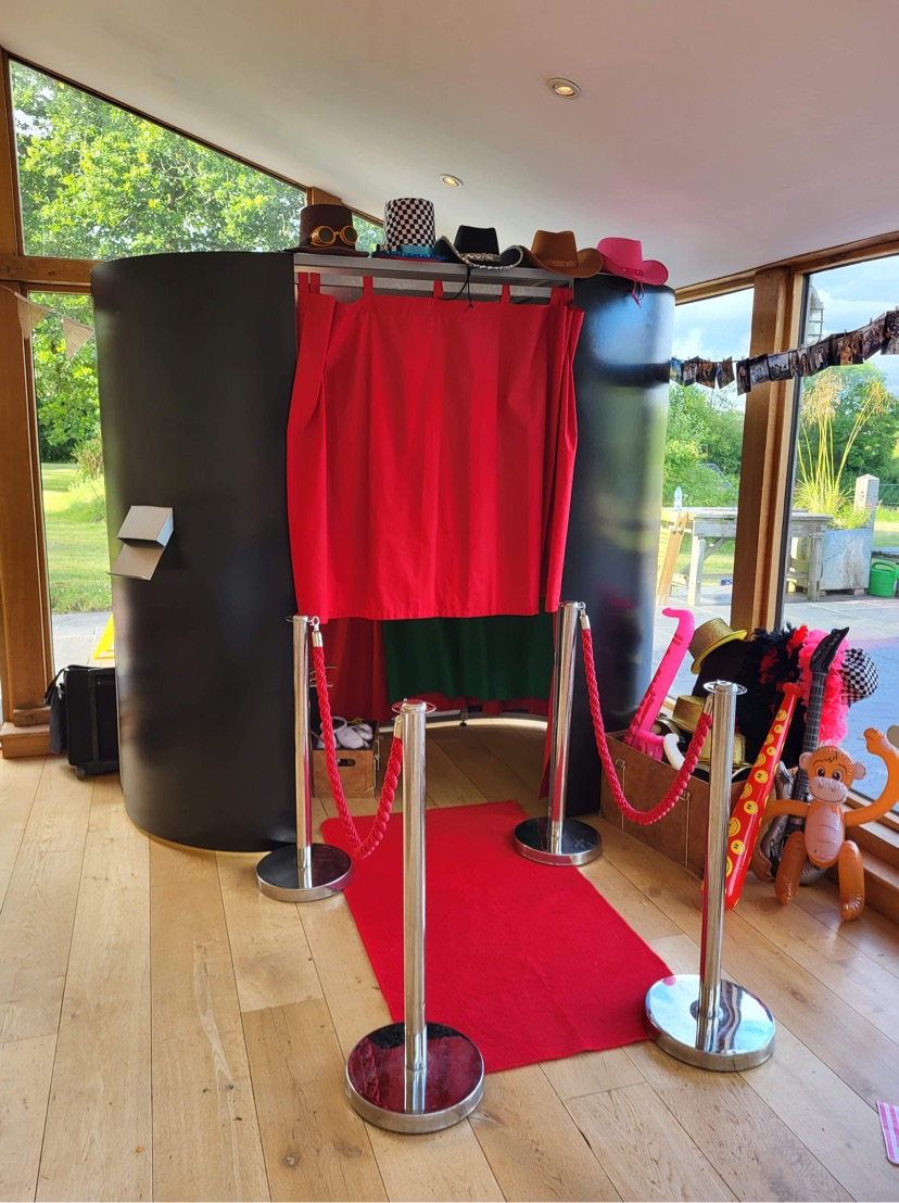 Create Images & Memories with our Enclosed Party Booth