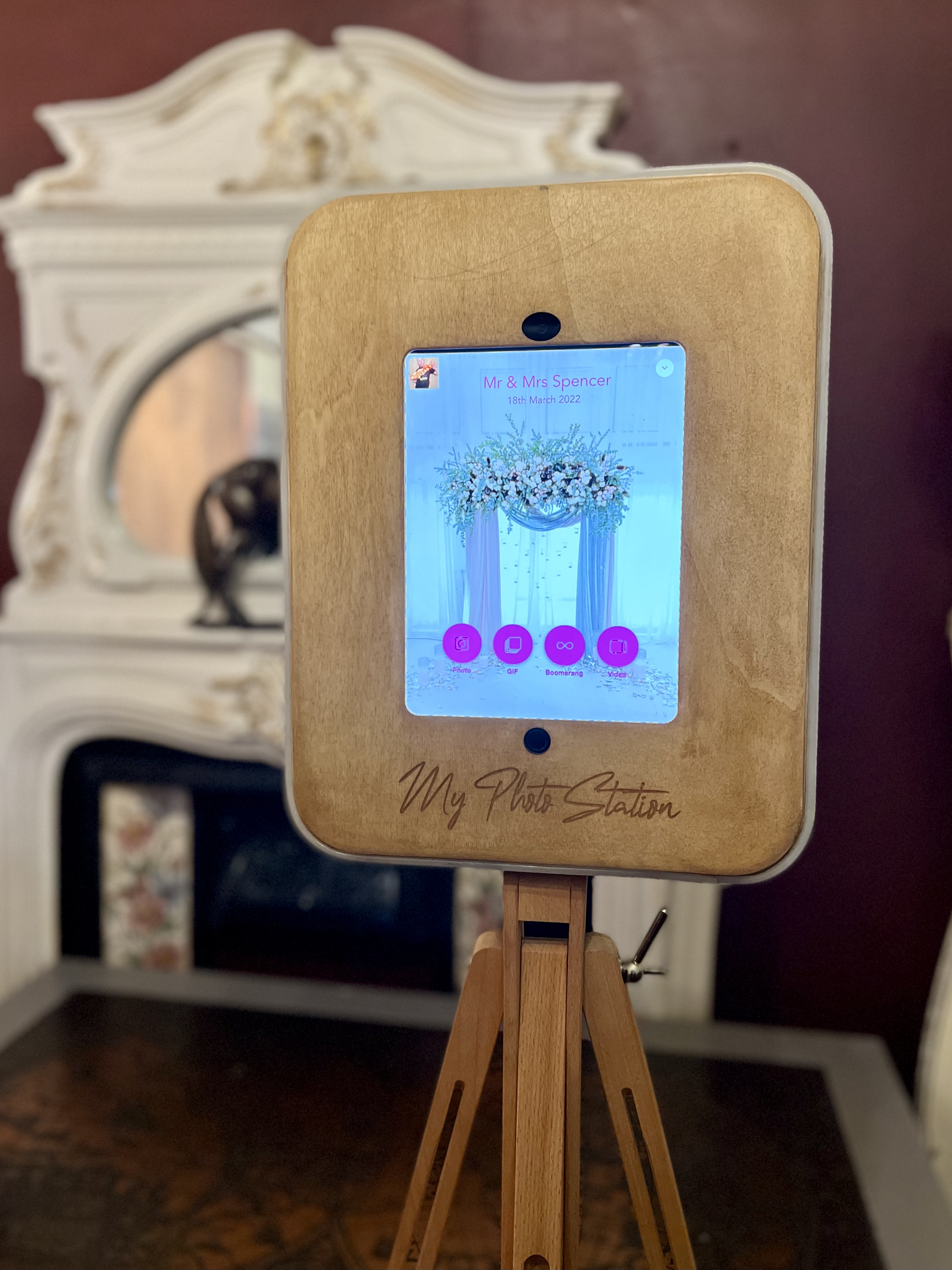 Modern Photo Booth, Capturing Images and gifs-greenscreen, backdrop option