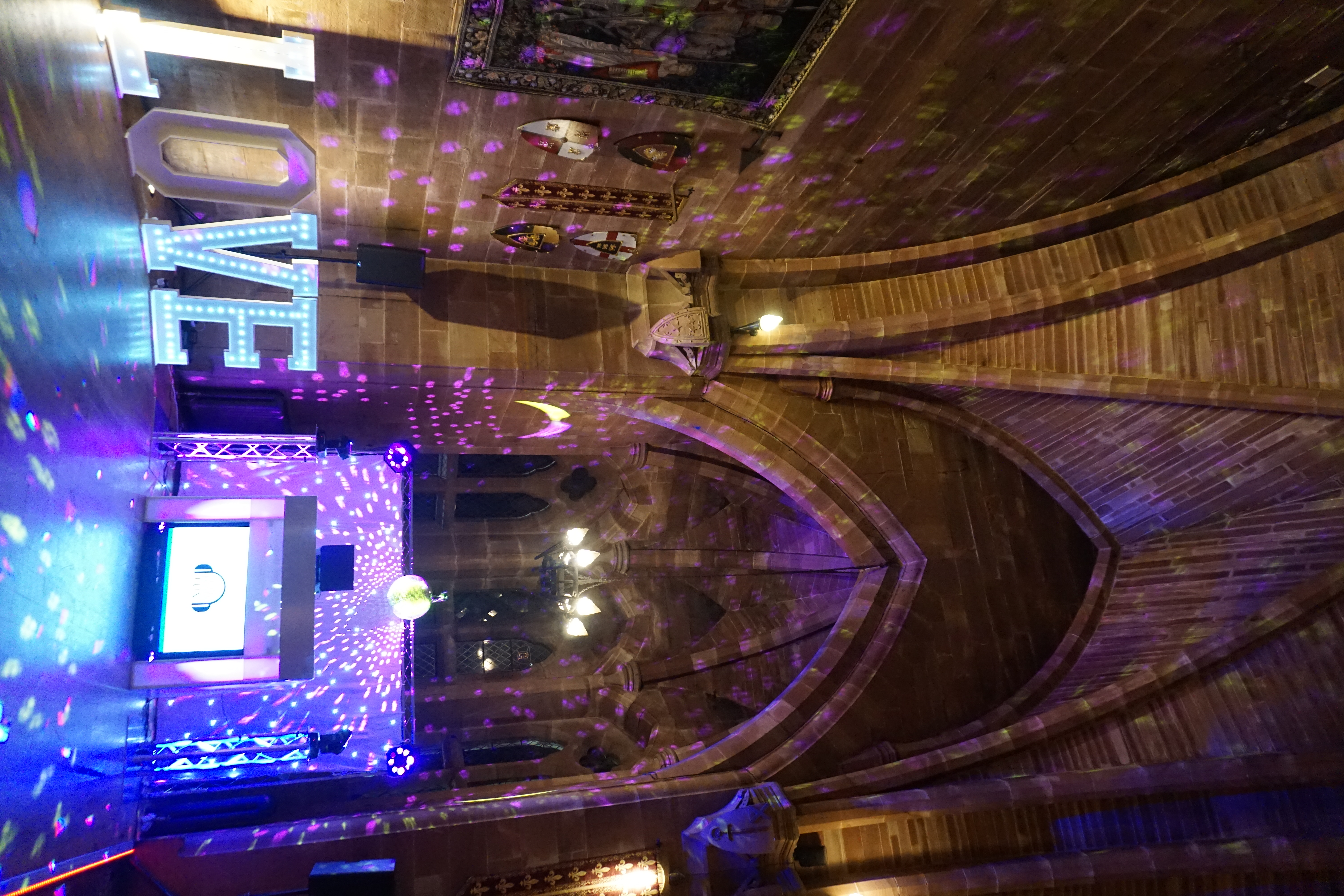 Professional & Experienced DJ Ash Playing All The Hits