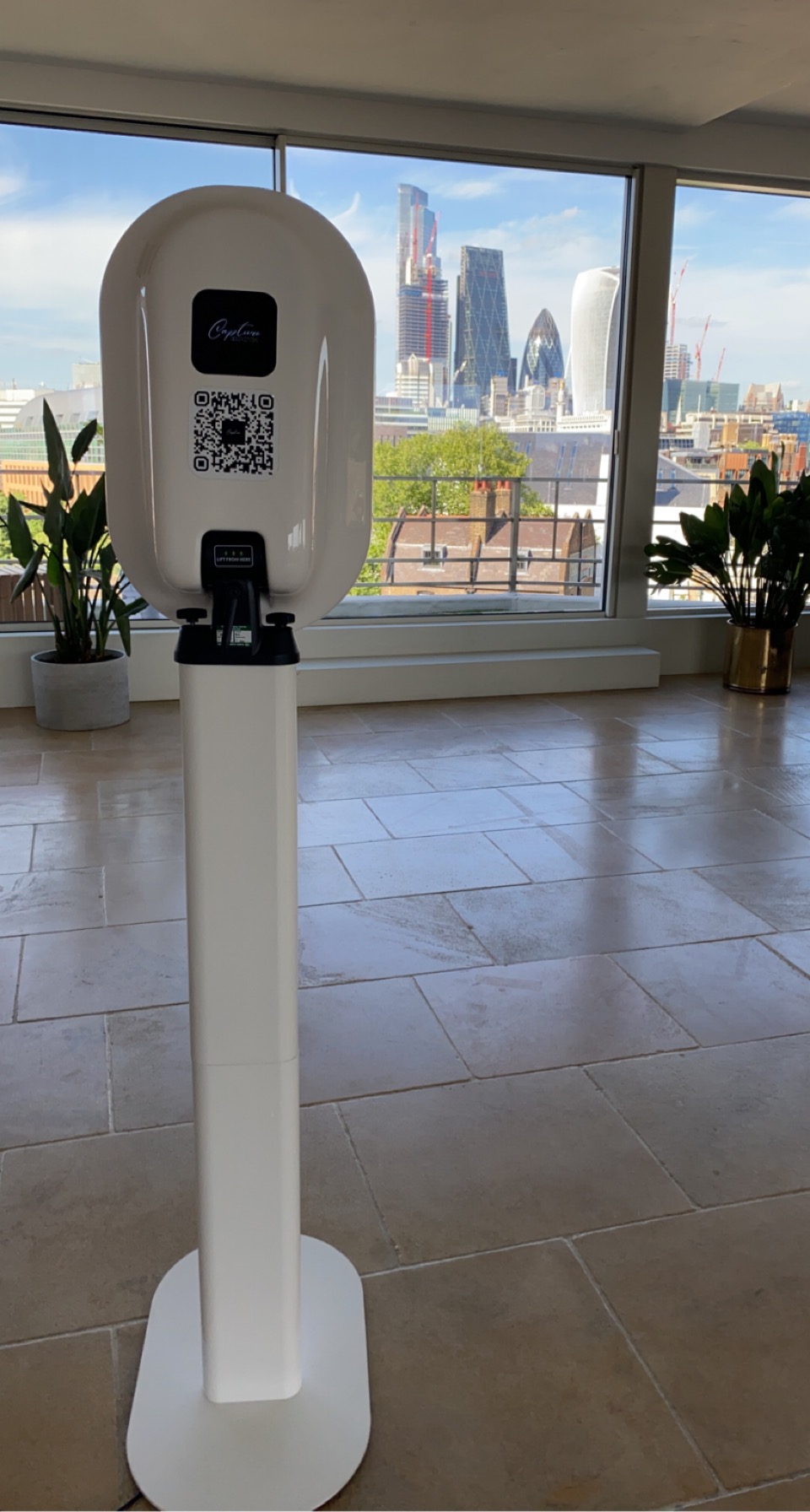 Open-Air Photo Booth with Custom Photos, Boomerangs & GIFs and Videos