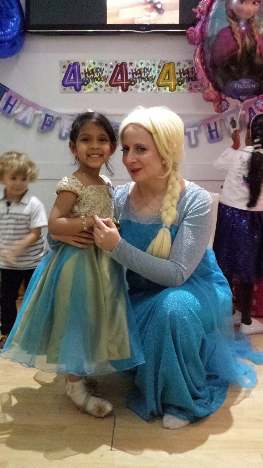 Magical Children's Parties with fun, games, puppets, bubbles and balloons
