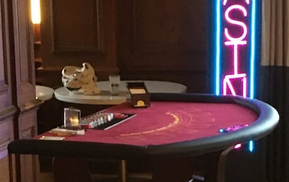 Glamour, Glitz & Fun with Blackjack & Roulette Fun Casino 