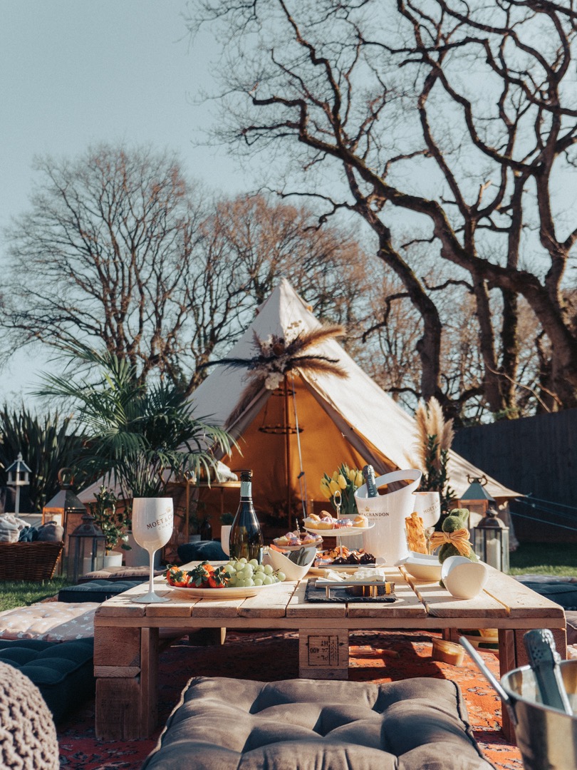 Bell Tent & Stylish Picnic Set Up Perfect for Garden Parties & Hen Do's