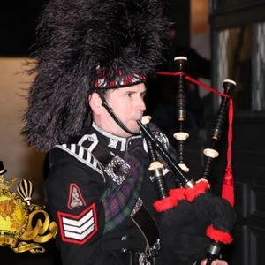 Cliff Hall - Bagpiper