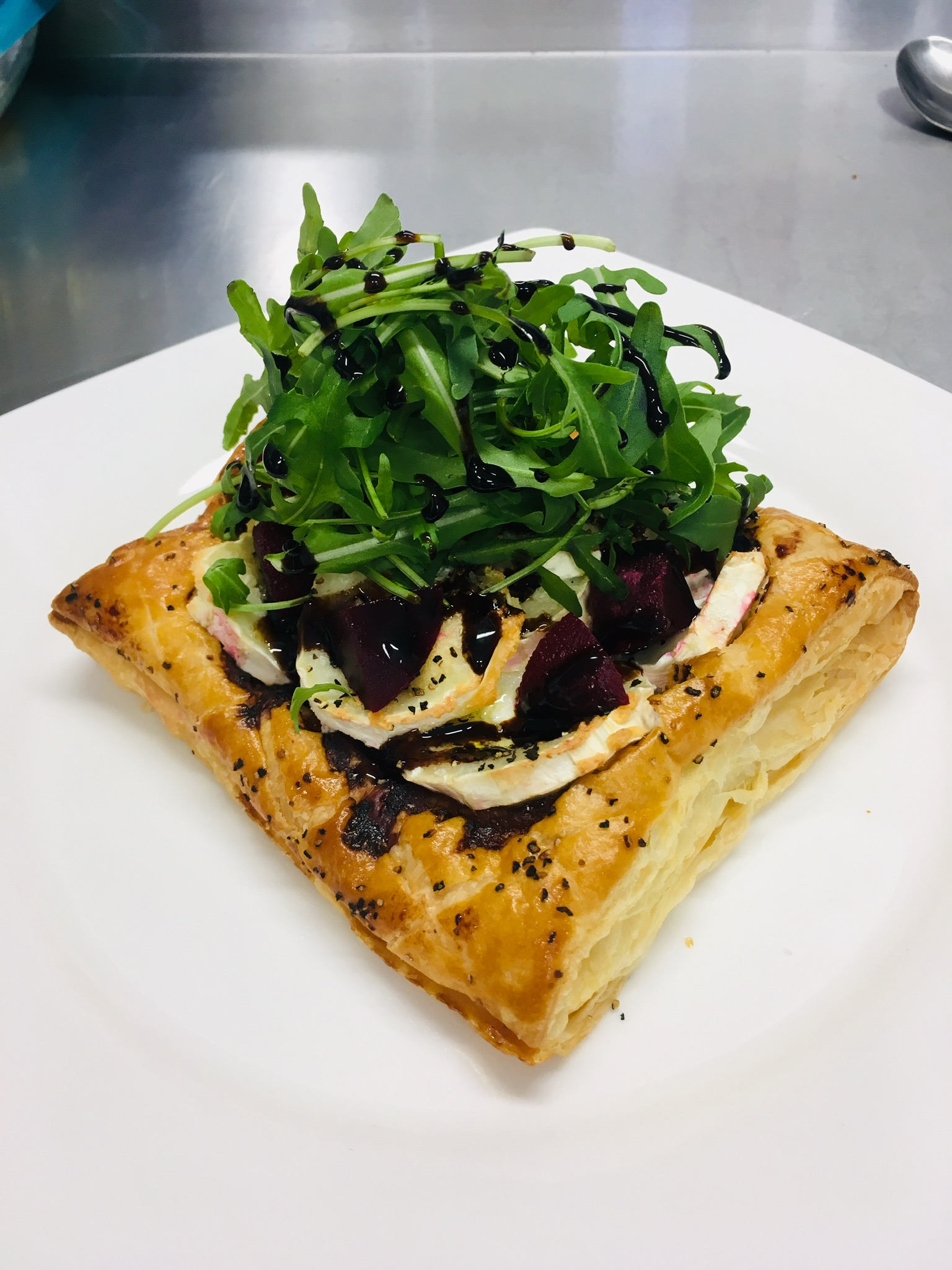 Indulgent 4-Course Meal With Handcrafted Canapes To Start