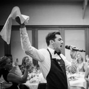 Bravo Singing Waiters