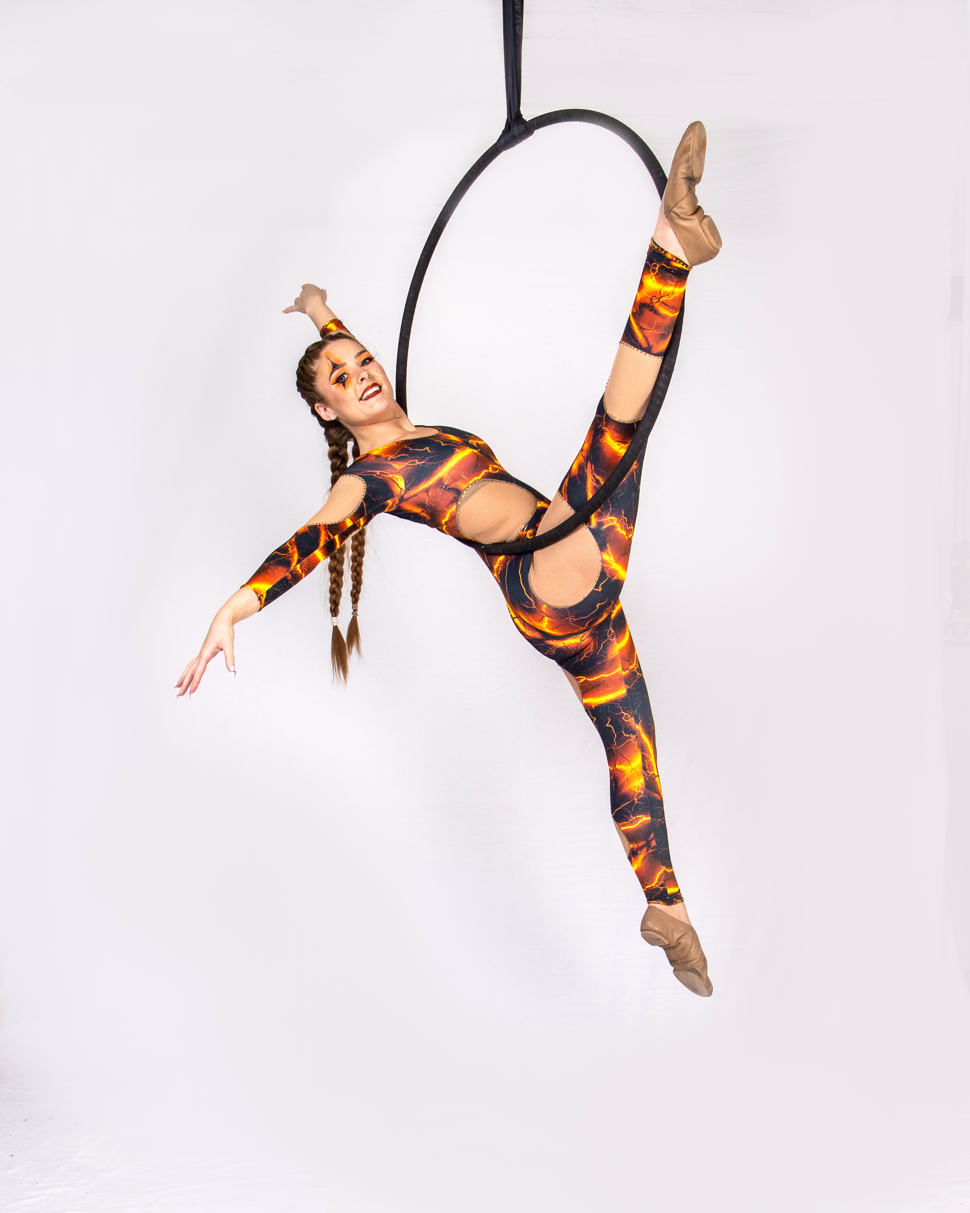 Wonderful Aerial Acrobatics Performed with Grace & Ease