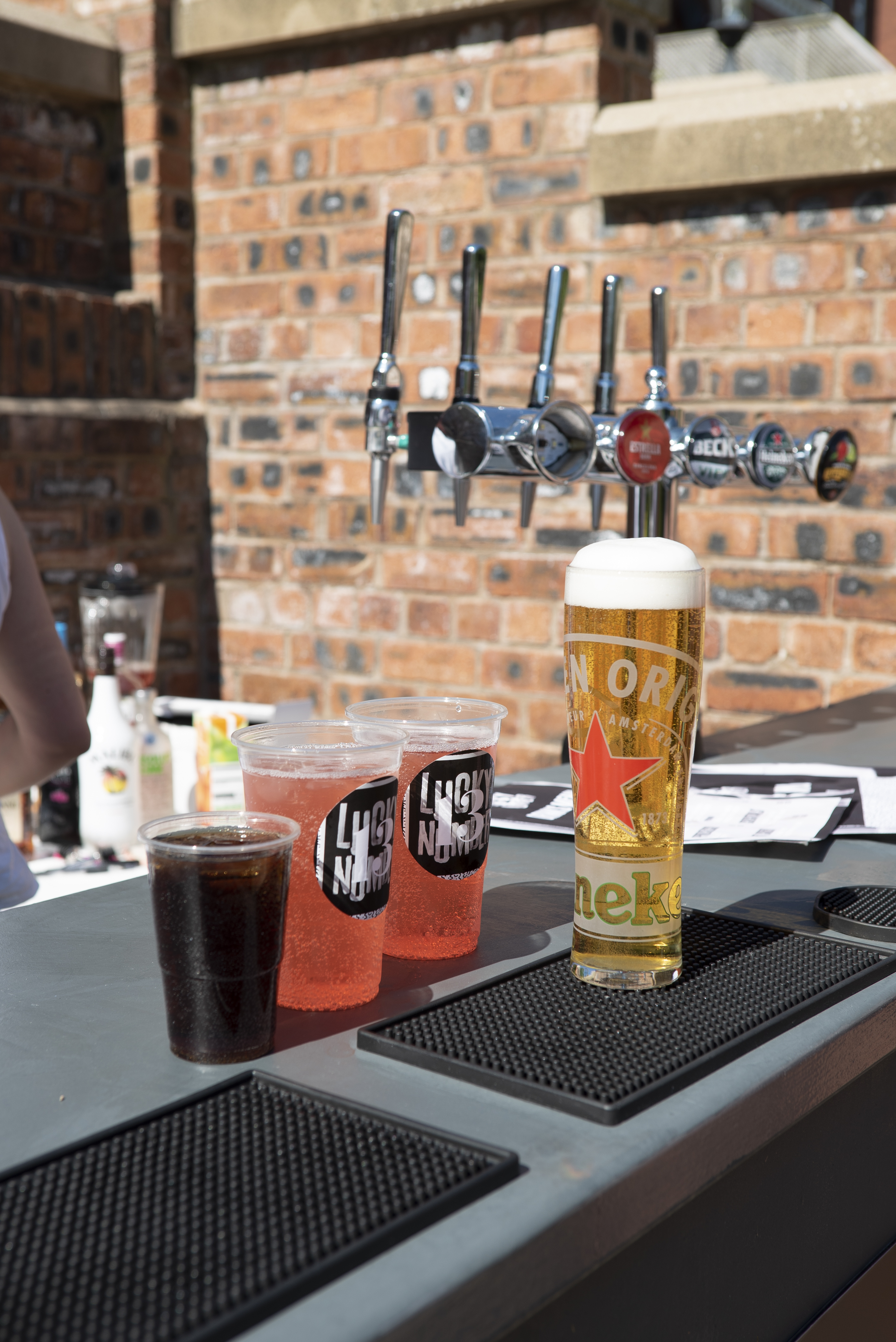 Stylish Pop-Up Cocktil Bar Serving Wine, Beer & Spirits Too