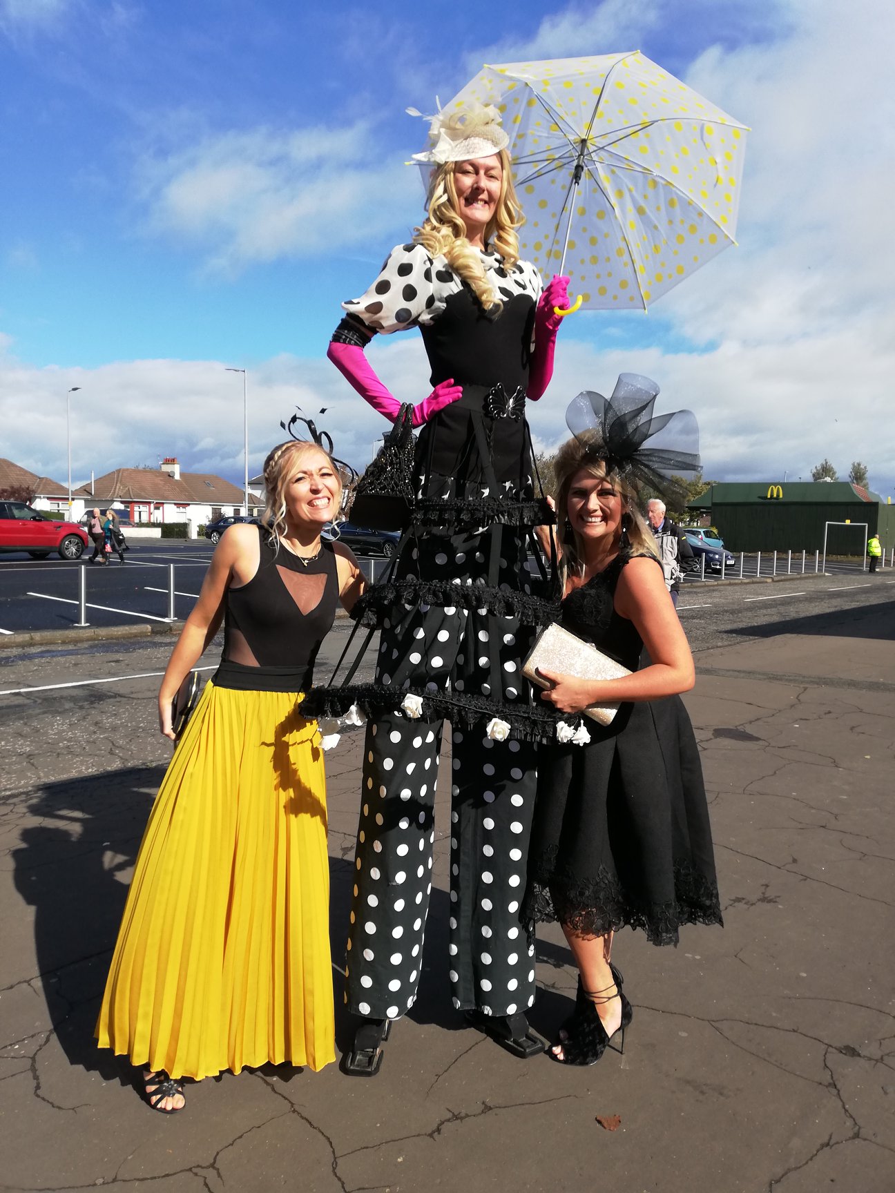 Ladies' Day at the Races Stilt Walker