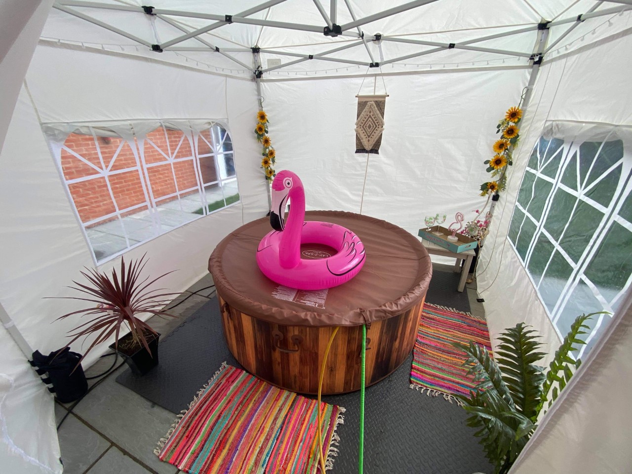 Leisure & Relaxation in Beautiful Hot Tub