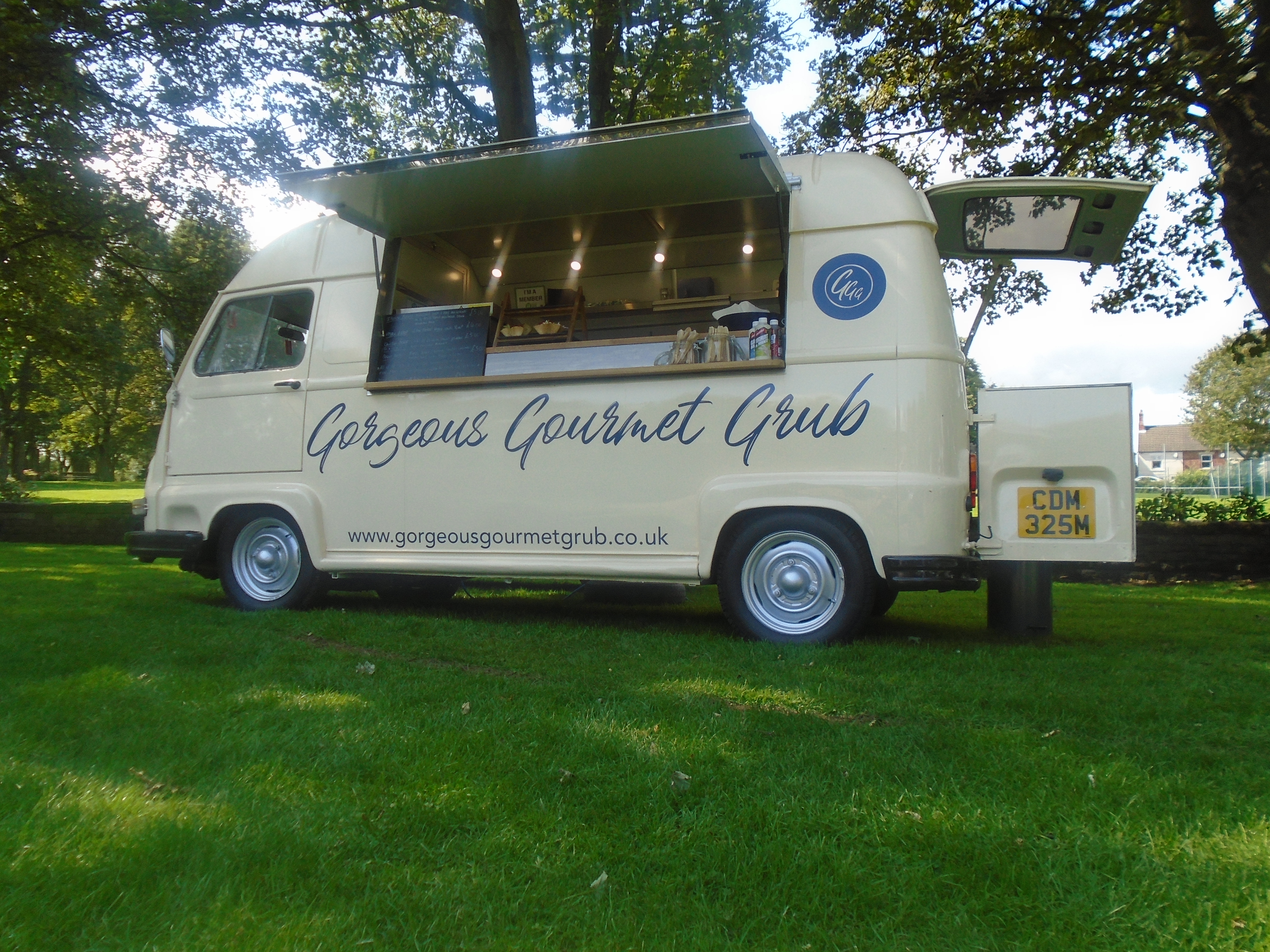 Vintage Food Truck Specialising In Bespoke Menu Offerings