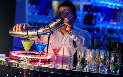 Mixologist to Serve Amazing Cocktails at Your Party