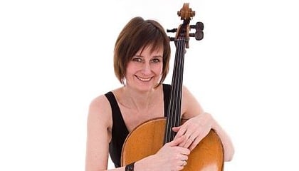 Bowfiddle Solo Cello Performs a Wide Range of Music